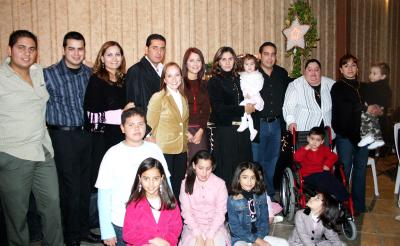 gr_03022006 
Integrantes de la familia Soto Cuéllar.