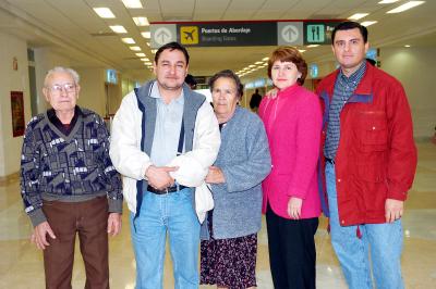 vi_02022006 
El padre Salvador Nava viajó a San Quintín, California.
