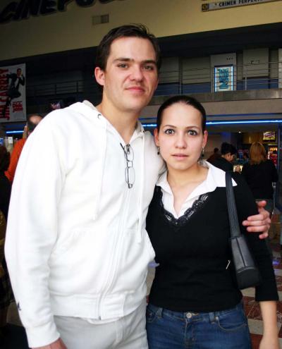 pa_04022006 
Gustavo Pineda Farías y Gaby Valdés.