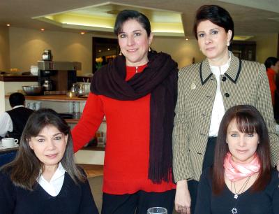 va_04022006 
Patricia López, Esther López de Diez, Pita Wong y Dora Alicia González de Valdés.