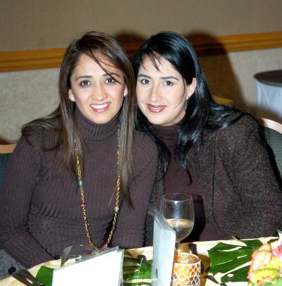 va_05022006 
Barbara y Laura Luévanos.