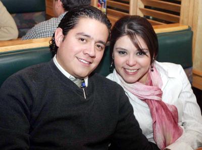 pa_05022006
 Aldo Serna y Claudia Santana de Serna