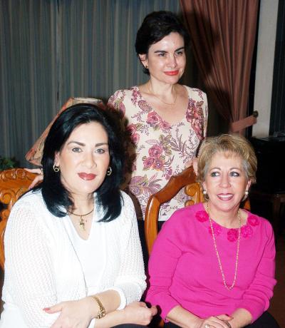 va_05022006
 Lourdes de Murra, Adriana Ortega y Cecilia Ramírez