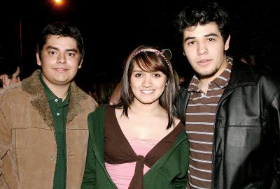ch_06022006 
Omar Maldonado, Luisa Meza y Carlos Hernández