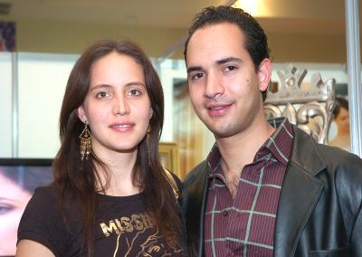 pa_08022006 
Vanessa Castaños y Guillermo Vela.