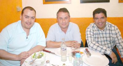 va_10022006 
Eduardo de la Peña, Antonio Fernández y Javier López Arteaga.