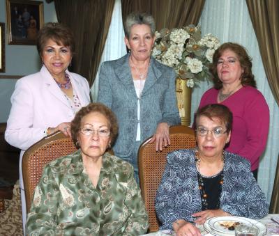 va_10022006 
Magdalena, Jesu, Mary Chuy, Elia y Blanca.jpg