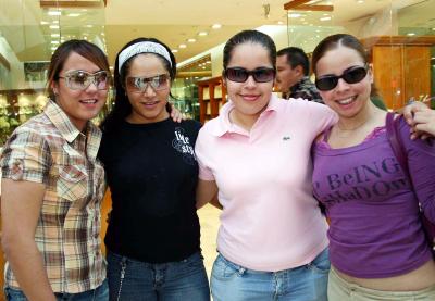 ch_11022006 
Brenda Rivera, Lizeth Orona, Rocío Castrellón y Mónica de Leyva.