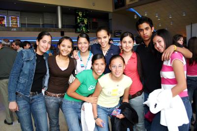 gr_11022006 
Elizabeth Morales, Andrea Santibáñez, Cristy Rodríguez, Sylvia Bárcena, Odette Torrero, Nancy Serna, Barby Lara, Gerardo Rojas y Lupita Jáuregui.