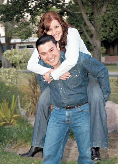pa_11022006 
Beto Palacios González  y Liliana Fernández Murra contraerán matrimonio en octubre.