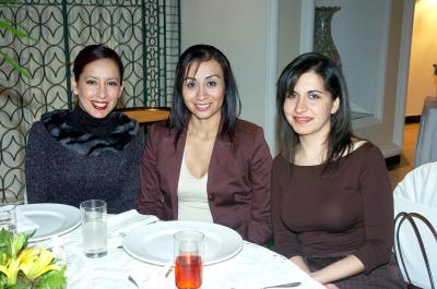 va_11022006 s Magdalena, Violeta y Patricia.jpg