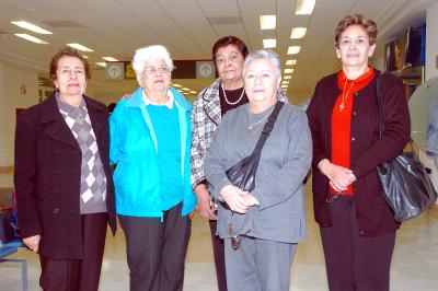 vi_11022006 
Margarita e Isabel Chávez, Martha Cervantes, Ruth Aguillón y Consuelo Molina viajaron a Brasil.