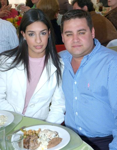pa_12022006 
Lizeth Giacomán y José Humberto García.