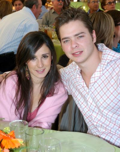 pa_12022006 
Paulina Garza y Alejandro Madero.