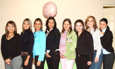gr_12022006 
Mónica, Gaby, Mary tere, Macarena, Anya, Mara y Paulette le ofrecieron una fiesta de canastilla a Ana Sofía Rosas de Guerra.