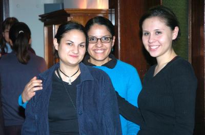 ch_12022006 
Teresa Figueroa, Karla Lam y Laura Hernández.