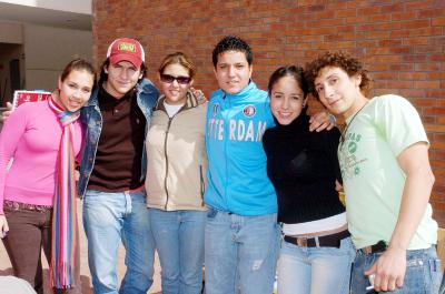 gr_14022006 
Mónica Chávez,Miguel Sánchez, Ana Pérez, Julián García, Lorena Franco y Jonathan Vela