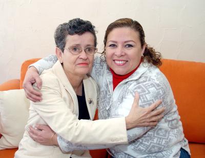 va_14022006 
 Mara Cárdenas y Angélica González de Aldape