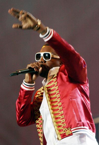 Kanye West (foto) se erigió como mejor artista masculino internacional y Jack Johnson, como mejor cantante revelación de fuera del Reino Unido.