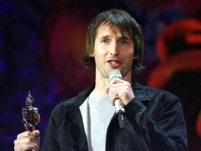 La formación de Leeds (norte de Inglaterra), que partía como favorita junto con el compositor James Blunt (foto), también se llevó el premio al mejor grupo de rock y al mejor directo, mientras que no pudo anotarse los galardones al mejor grupo revelación y al mejor álbum, por su trabajo 'Employment'.

