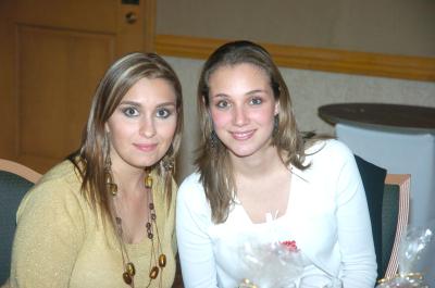ch_17022006 
Ana Claudia Sada y Lizeth de Canedo.