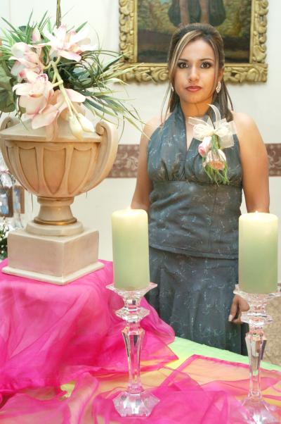 de_18022006 
Yasmín Margarita Moreno Robles contraerá matrimonio con Mario Montes Escobedo.