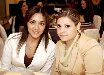 ch_19022006 
 Karen Plata y Luciana Ito