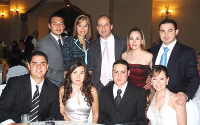 gr_21022006 
Héctor Silva, Perla Villarreal de Silva, Emilio Villarreal, Jaqueline Montes, Jesús Villarreal, Teresa Chapa, Dante Elizalde, Cinthia García y Boston López.