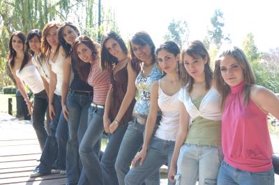 gr_22022006 
Daniela, Fanny, Grisell, Sofía, Noemí, Alicia, Laura, Paulina, Lily, Laura, grupo de amigas reunidas el pasado 14 de febrero..