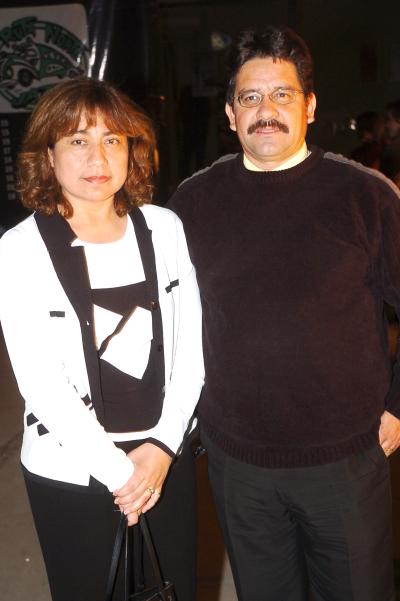 pa_22022006 
María del Refugio Berumen y Carlos Bruno Triana.