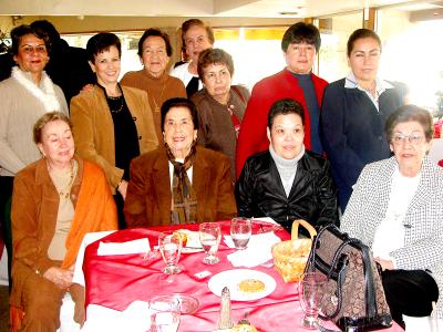 gr_24022006 
 Damas voluntarias de Cáritas, quienes trabajan en la Capilla de San Agustín Hipona.