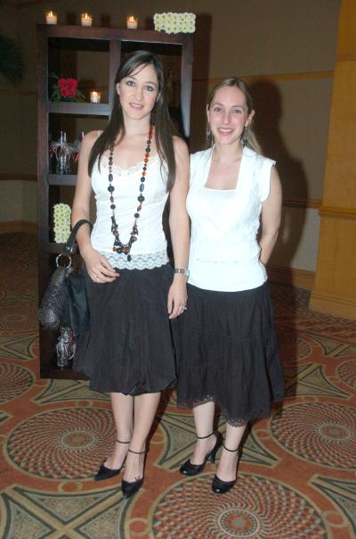 chi_25022006 
 Vicky Ibargüengoitia y Bárbara Madero.