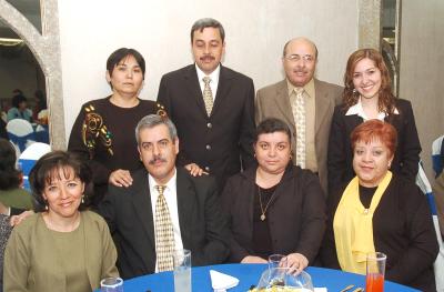 gr_25022006
Austroberta Chávez, Ricardo González, Myrthala Molina, Alma Ortiz, Carmen Wong, Eduardo Sabag y Yaneth Molina.
