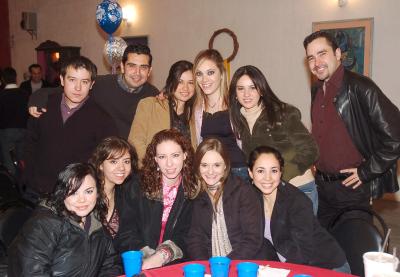gr_26022006
Muchas felicitaciones recibió Sofía Negrete Papadakis de sus amigos y familiares.