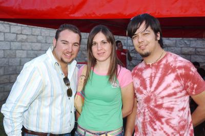va_26022006 
Alan Obeso, Mayra García y Emilio Paniagua.