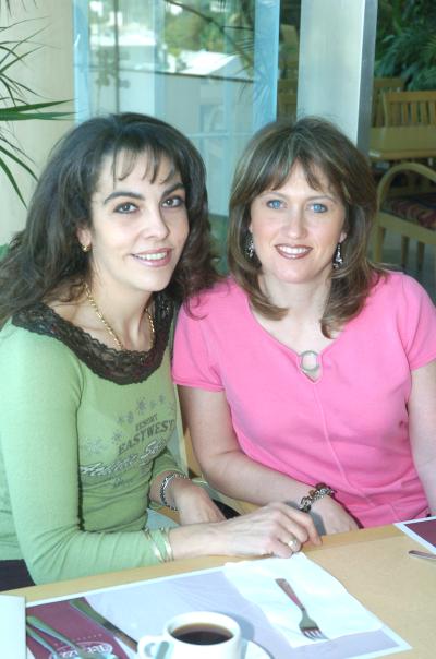 va_26022006 
Susana de Ortuño y Jaqueline de González.