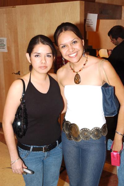 chi_26022006 
 Adriana Servín y Adriana Chávez.