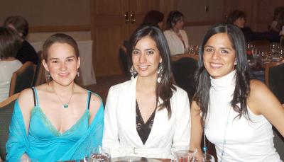 chi_26022006 
 Barby Willy, Julia Peña y Gilda Moreno.