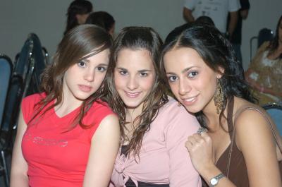 chi_26022006 
 Isabel Murra, Marcela González y Sofía Escalante.