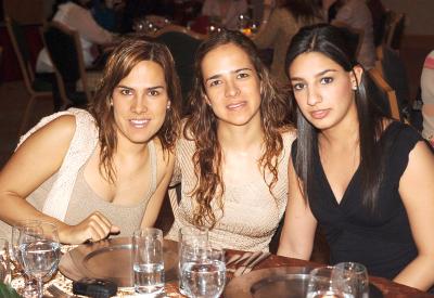 chi_26022006 
 Lizeth, Alejandra y Mónica.