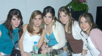 chi_26022006 
María José Jiménez, Fernanda Borbolla, Any Humphrey, Lourdes Huimphrey y Cristina Cobo.