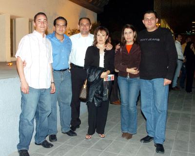 va_28022006 
Luis Mario Lagaroa, Gerardo de Santiago, José Mario Rodríguez, Gloria de Rodríguez, Deyanira Ramos y Heriberto Cháirez.