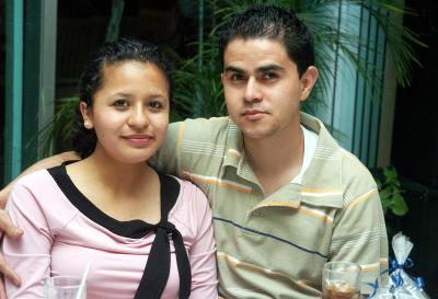 pa_28022006 
Saraí Gutiérrez y Luis Felipe Morales.