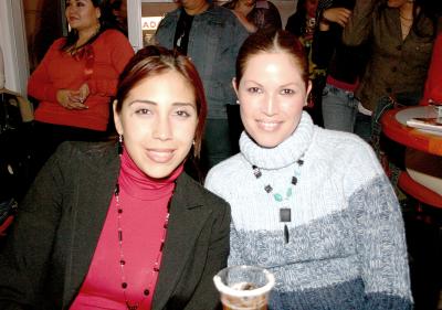 ch_28022006 
Ana de Guerra y Karla de Ramírez.