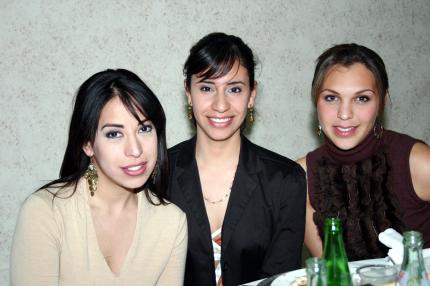 ch_03032006 
Ana Sofía Tamayo, Michelle Ortega y Carla Romo.