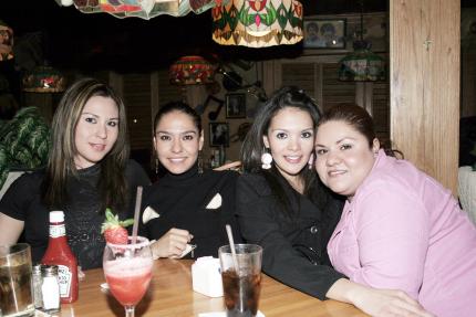 ch_04032006 
 Karla Magaña, Cecy Meza, Montserrat Carrillo y Anabel Flores