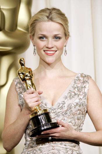 Reese Witherspoon el de Mejor Actriz, por Walk the Line.