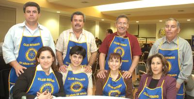 gr_05032006 
Luis y Rosario González, Víctor y Liliana González, Alejandro y Jovita Gallegos, Miguel e Irma Marmolejo