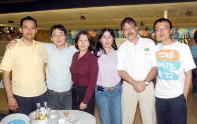 gr_05032006 Fernando Cervera, Masahiro Muto, Zulema Guerrero, Ricardo Aguirre, Bertha Chacón y Wang Yafeng.
