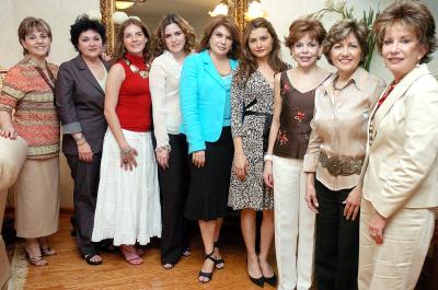 gr_06032006 
Rocío de Juan Marcos, Gaby de Arista, Alejandra, Brenda, Ivone, María Teresa de Cantú, Alicia Cárdenas y Bertha García acompañaron a María Dabdoub.